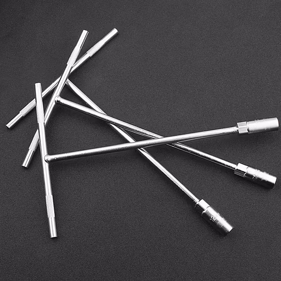 Chave tipo T com chave de soquete de roda com alça mergulhada